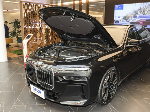 2026�� 740Li ������ M�˶���װ