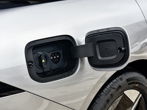 2026�� ���� 1550 Max �Ƽ���