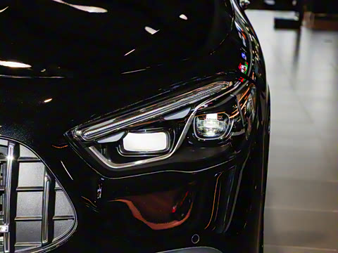 2025�� AMG GLA 35 4MATIC