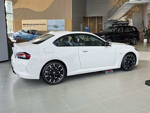 2026�� 225i M�˶���ҹ��װ