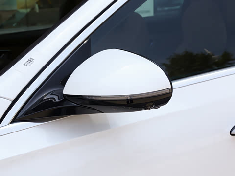 2026�� �Ŀ� E 300 L �����˶���