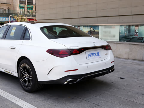 2026�� �Ŀ� E 300 L �����˶���