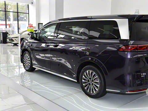 2026 DM-i 1.5T 218KM Խ