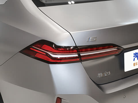 2026�� eDrive 40L M�˶���װ