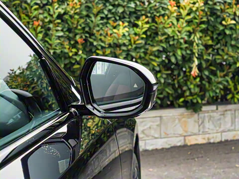 2026�� 530Li ������ M�˶���װ