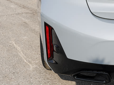 2026�� 330i M�˶���ҹ��װ