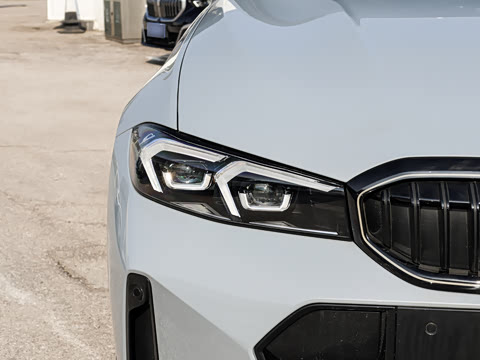 2026�� 330i M�˶���ҹ��װ