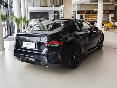 2026�� 225i M�˶���ҹ��װ