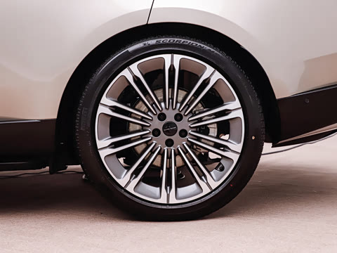 2026�� 3.0 L6 400PS AB�����
