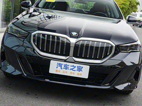 2026�� 530Li ������ M�˶���װ