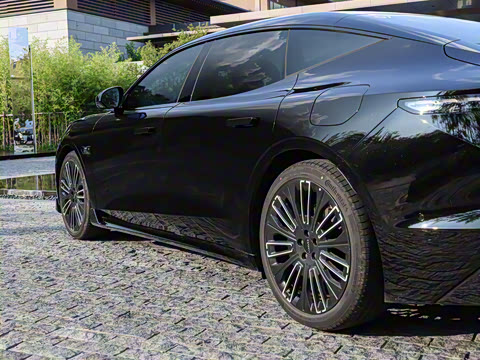 2025�� 240����Ultra