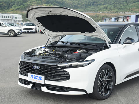 2026��  2.0T  EcoBoost  ������