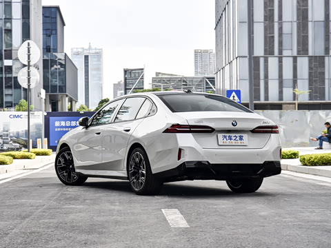 2026�� 530Li ������ M�˶���װ