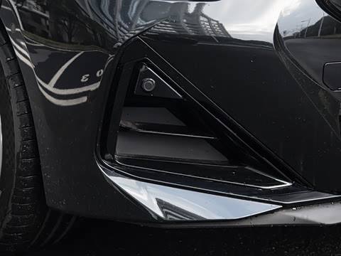 2026�� M240i xDrive