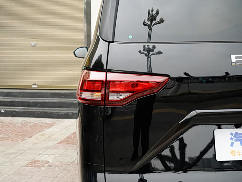 2026�� 2.0L �ֶ����ᾫӢ�� 9�� CNG