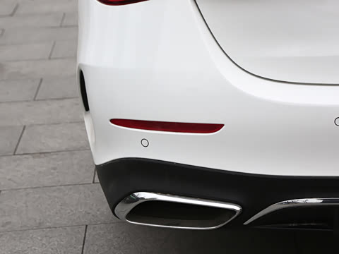 2026�� E 300 L �����˶���