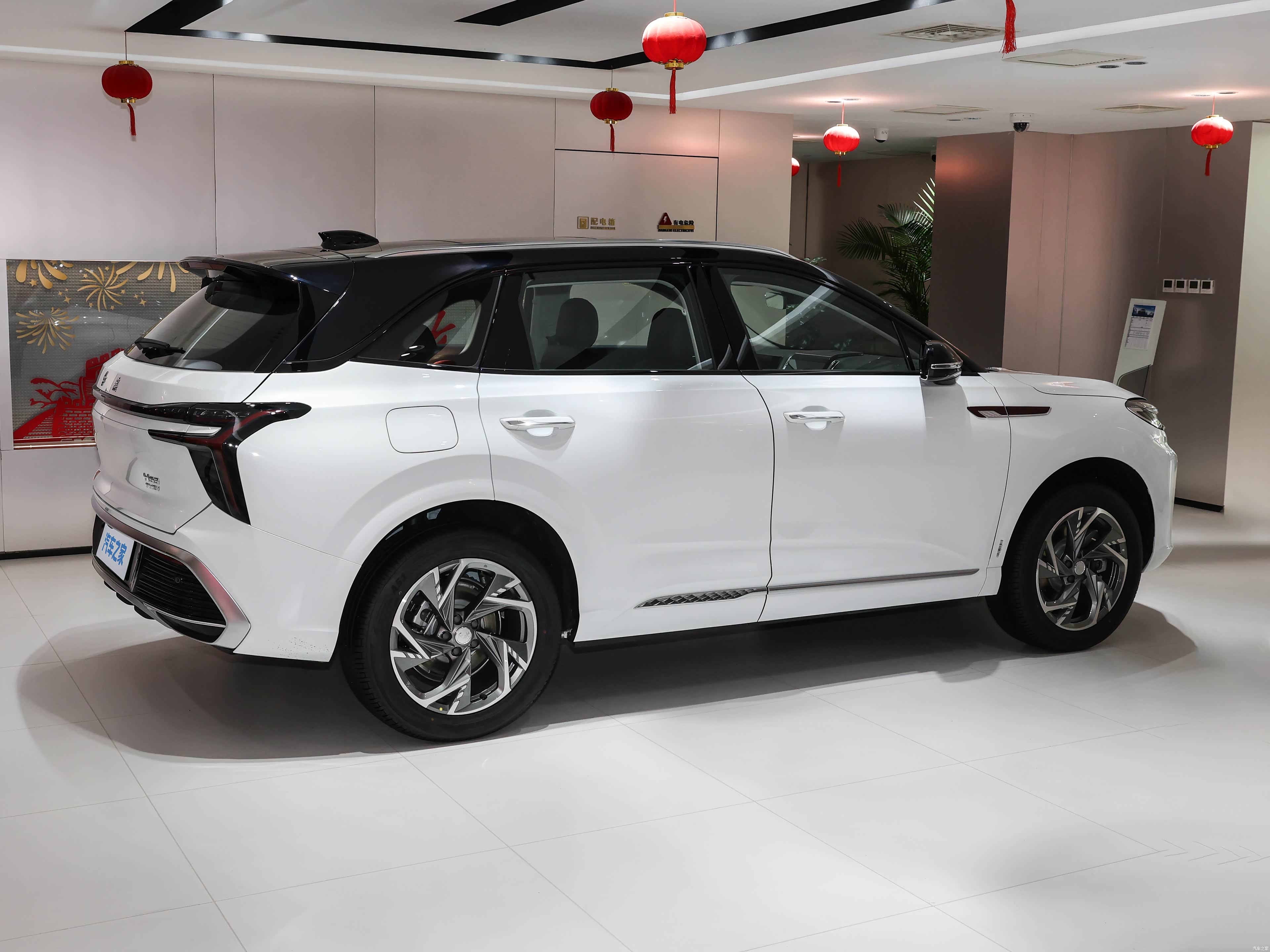 Hongqi HS3 PHEV, миниатюра 7
