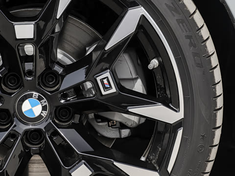 2026�� 430i M�˶���ҹ��װ