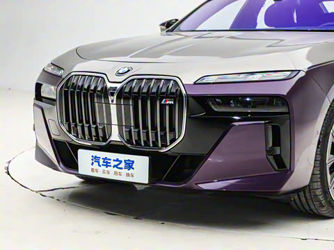 2023�� M760Le xDrive