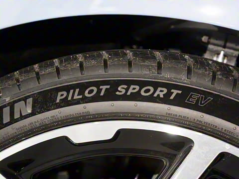 2025�� 702 ������ Ultra