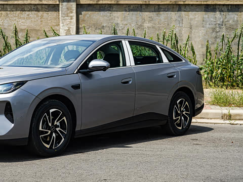 2027�� EV 530KM������