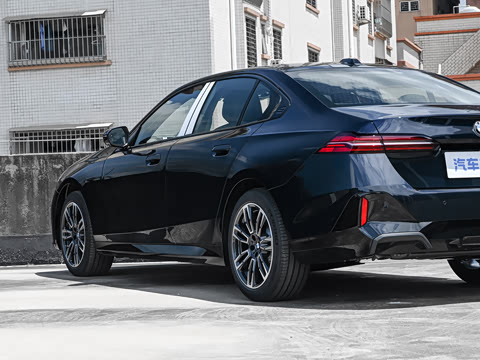 2026�� 525i M�˶���װ
