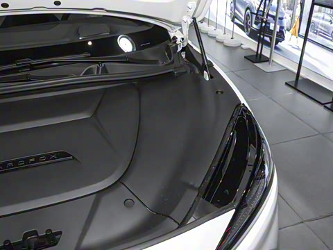 2025�� 735MAX 175kW