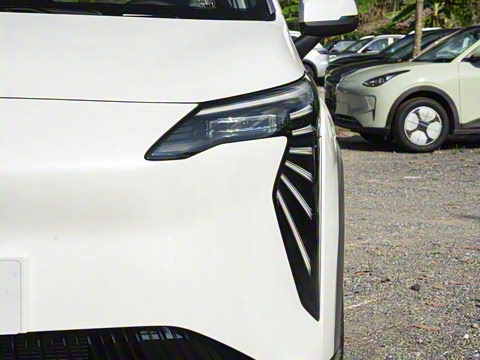 2025�� Plus 610 ������