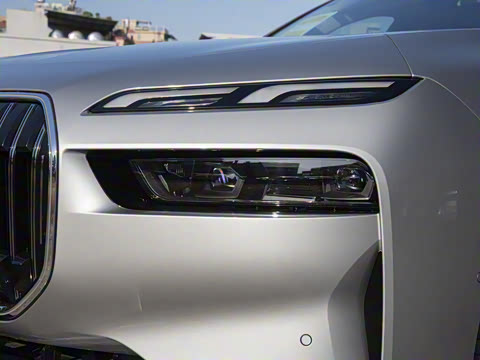 2026�� 735Li ������װ