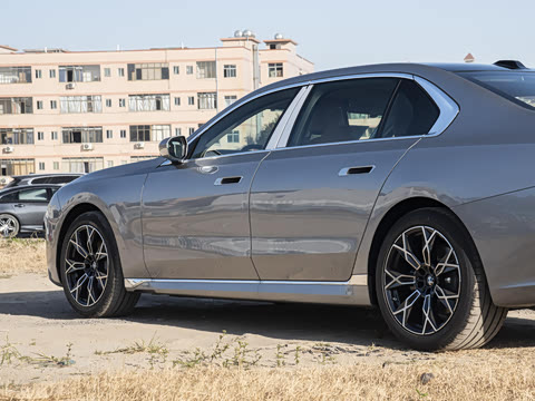 2026�� 735Li ������װ
