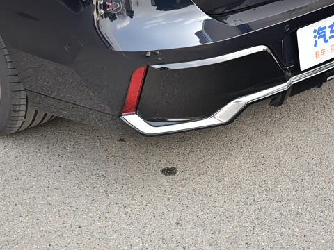 2026�� 740Li ������ M�˶���װ