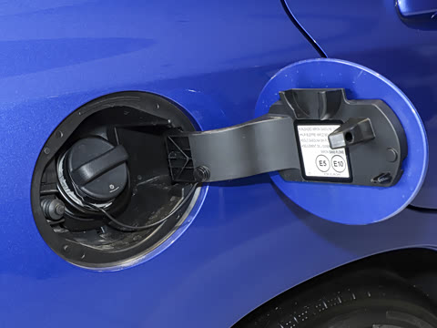 2025�� 2.4T CVT Wagon tS EyeSight