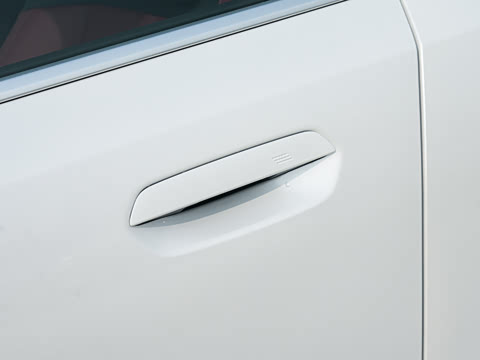 2026�� �Ŀ� 525Li M�˶���װ