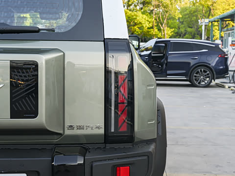 2025�� 215Զ�а�