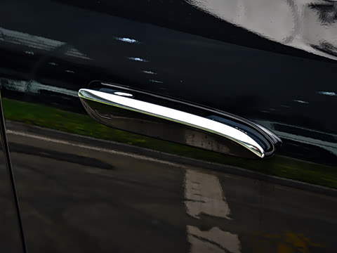 2026�� �Ŀ� E 300 L ������