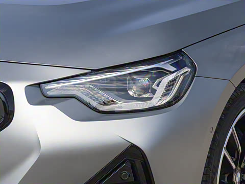 2025�� M240i xDrive