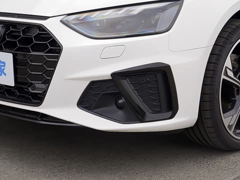 2026�� 200���������� 40 TFSI ���������� B&O ��ҹ��