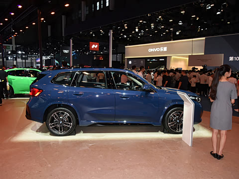 2025�� xDrive30L M�˶���ҹ��װ