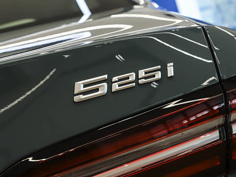 2026�� 525i M�˶���װ