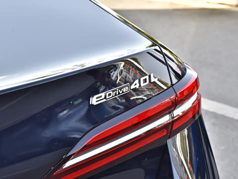 2026�� �Ŀ� eDrive 40L M�˶���װ