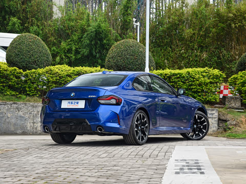 2026�� 225i M�˶���ҹ��װ