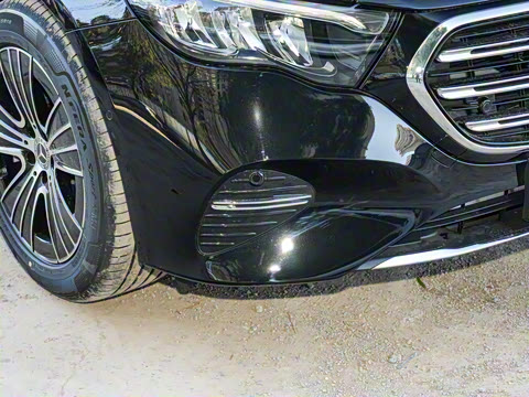 2026�� E 260 L �����