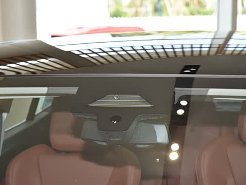 2025�� sDrive25i M�˶���װ