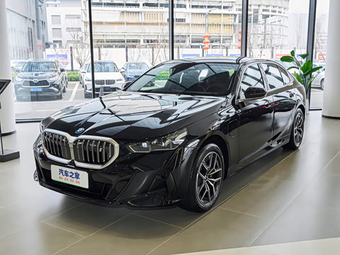 2026�� �Ŀ� eDrive 35L M�˶���װ