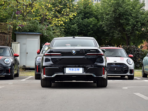 2026�� 740Li ������ M�˶���װ