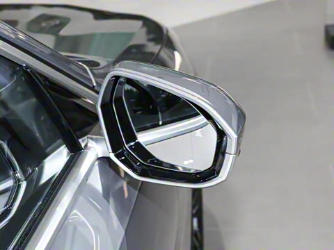 2026�� 530Li ������ M�˶���װ