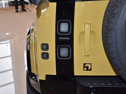 2026�� 110 3.0T P400 TROPHY������