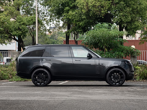 2026�� 3.0 L6 400PS AB�����