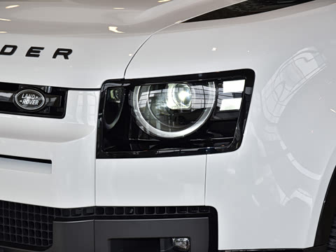 2026�� 110 3.0T P400 X-Dynamic HSE