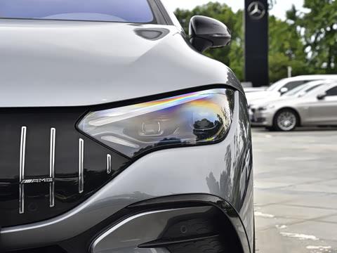 2023�� AMG EQE 53 4MATIC+